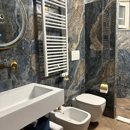 White House Luxury