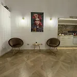 White House Luxury Apartament *
