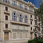 White House Luxury Bari