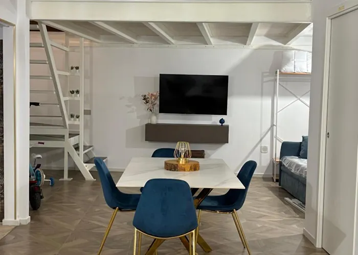 White House Luxury
